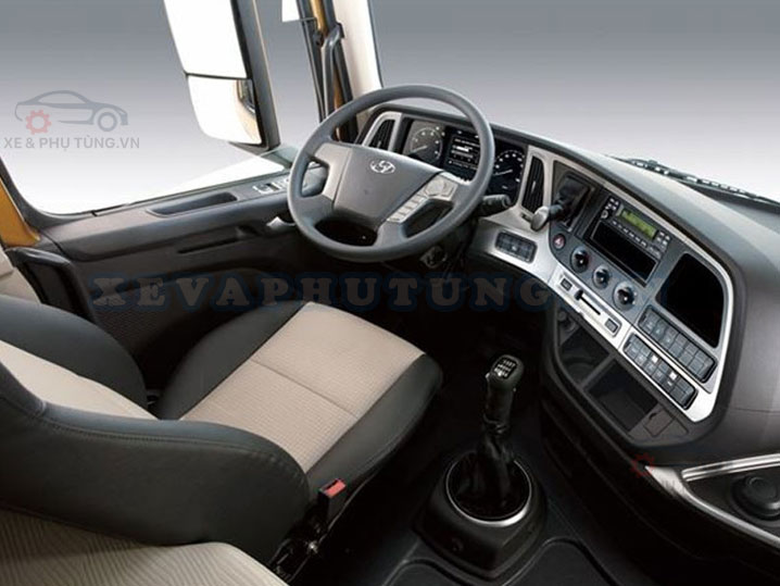 Cabin xe đầu kéo Hyundai Xcient 440PS 2 Cầu 6×4