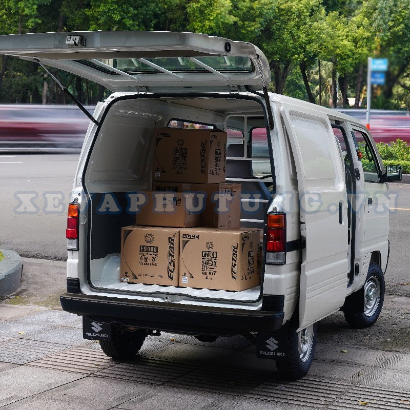 Khoang chứa hàng xe Suzuki Carry Blind Van
